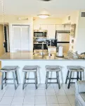 {PRIVATELY OWNED} This 2 Bedroom Has Everything You Need.with a Fantastic View. - 3 estrellas