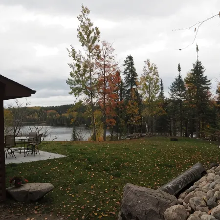 Enjoy privacy in this newly built cabin with spectacular view of North Star Lake