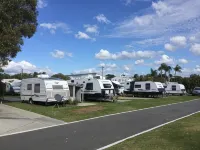 Nobby Beach Holiday Village - parking