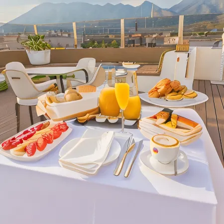 Daos Suites & Terrace Marbella