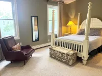 4 bed/3 bath huge house, 1.5 blocks to beach/town, hot tub/game rm, dog friendly - 무료 와이파이
