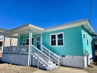 Classic Beach Bungalow in Excellent Location in Carolina Beach with AC, WiFi - Beach