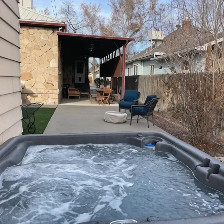3 King Beds-Hot Tub-Firepit-Historic-Downtown