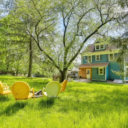 Dancing Doe Estate with Wood Stove, Hot Tub & Firepit