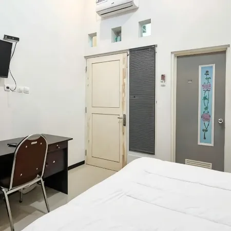 Oma Kost 3 Probolinggo Mitra RedDoorz