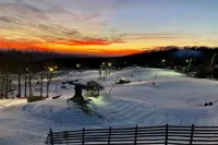 Ski In & Out Mountain & Firework Views Studio