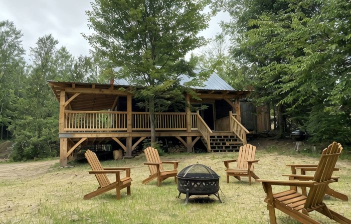 Secluded trailside cabin for 8 people on Kingdom Trails