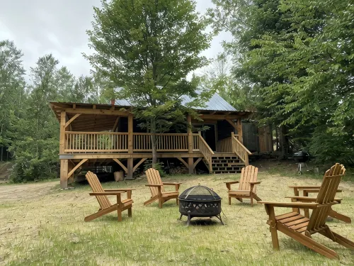 Secluded trailside cabin for 8 people on Kingdom Trails