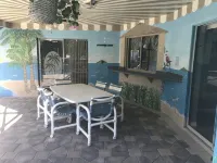 安靜社區3卧室泳池家庭旅館 - 2星級