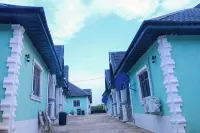 Four Crowns Serviced Apartment