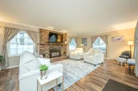 Cozy 4 bedroom home. Just 2 miles from Drake University. Easy access to I235. - 4つ星