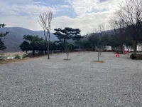 Anseong Yongseol Lake Tourist Farm
