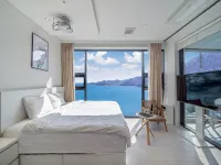 Le Grand Bleu Resort Hotels near Dolsan-eup