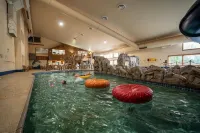 Rapid River Lodge - プール