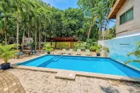 Libelula 1 Bedroom Garden & Pool View Beachfront - Condos