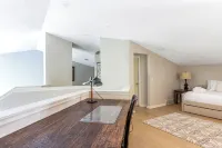 NEW Contemporary Downtown Loft Walk Everywhere