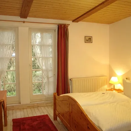 Gästehaus Räuber Lippoldskrug Отели в г. Альфельд