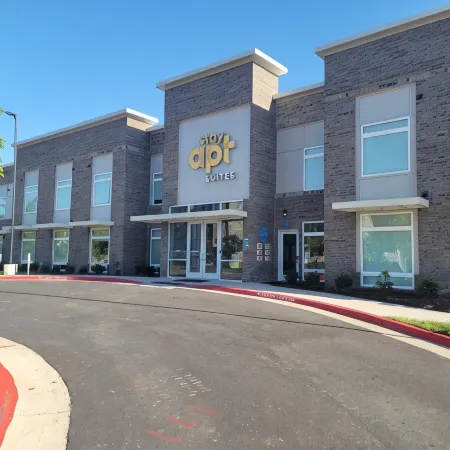 Stayapt Suites Raleigh-Durham/RTP Отели в г. Сидар Форк