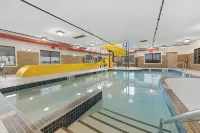 Home Inn and Suites Lloydminster - Pools