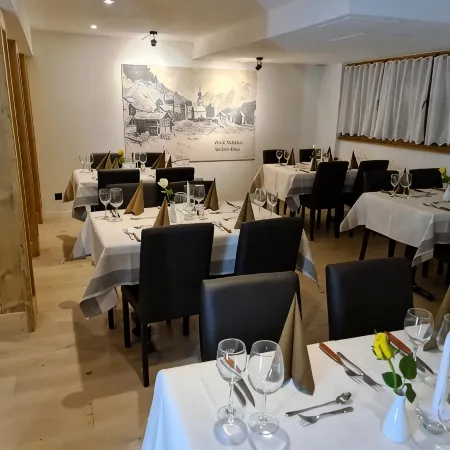 Hotel Ochsen by Mountain Hotels Отели в г. Давос