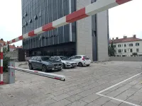 Royal Suites-Sky - Bãi đậu xe