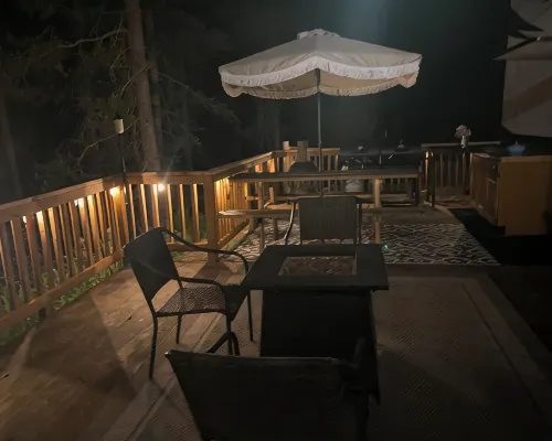 Secluded riverfront RV 7 Miles from Glacier National Park! Hotels in Coram