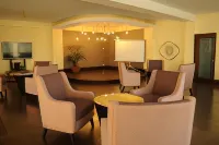 Hotel Maiya - parking