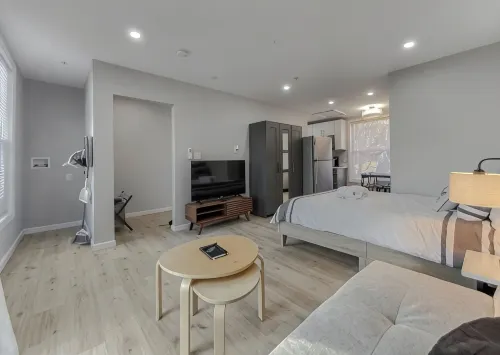 Charming waterfront studio with amazing view, and WiFi in tranquil Piney Point - 4-Star