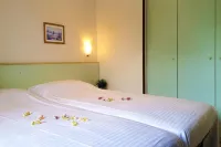 Directly on the lake with terrace - Homestays