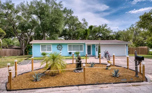 Family getaway 5 miles to Siesta Beach.  Heated private Pool, bicycles.Sleep 10. - 私人泳池
