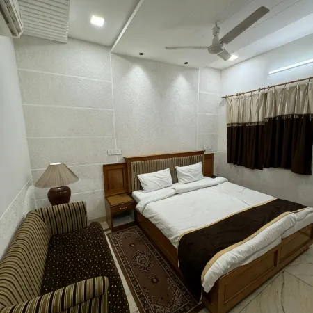 Hotel Kamal Nearest to Taj Mahal