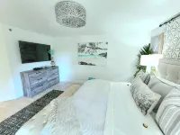 POSHPADZ-Playa Blanca-Walk to Jupiter Beach-Balcony with Seating & Dining Area - 露台