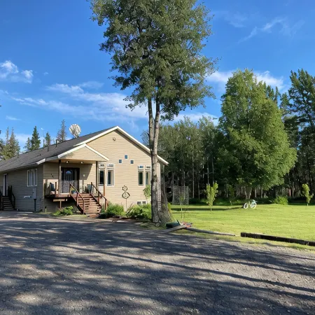 Expansive Kenai home near fishing, airport w/pool table, fire pit, gardens!