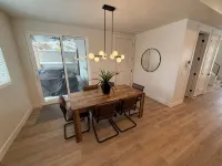 Luxury 5Br Adventure Hub! Pineview, Hiking, Golfing, Biking. Sleeps 12. 4.5 Bath