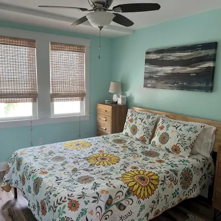 Coastal Getaway in Ocean Gate- 2 Min Walk to Beach & Boardwalk with Water Views! バークレーのホテル
