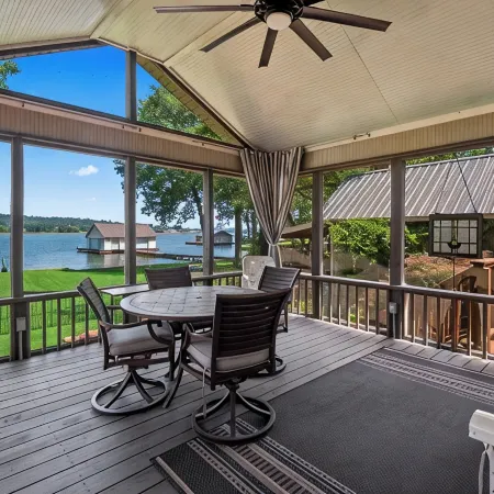 Spacious 5-bedroom house in the heart of Guntersville located ON the lake.