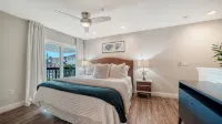 Lovebirds' Retreat - Steps to Siesta Key Public Beach - - バルコニー