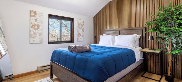 Modern Rustic Lodge! 2 min. walk to Ski Slopes, 6TVs, Linens, WiFi, A/C, Firepit Hotels in Pike County