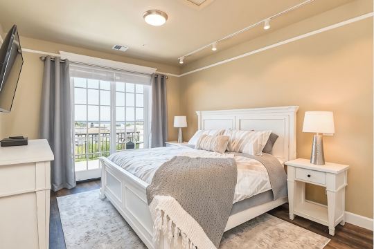 “Inn on the Harbor” Stunning sunsets, centrally located, cozy getaway!