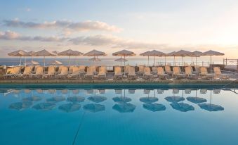 Peninsula Resort & Spa