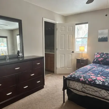 Spacious, Central Home w/ 4BR in Sandpoint, Idaho Отели в г. Сандпойнт
