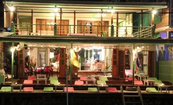 Baanrak Amphawa Homestay
