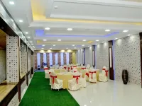Hotel SGT Plaza Hotels near Thai Temple