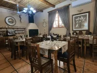 Old Mill Lodge, Seasonal Working Ostrich Farm & Restaurant, Oudtshoorn - breakfast