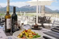 Val du Charron Wine & Leisure Estate - breakfast