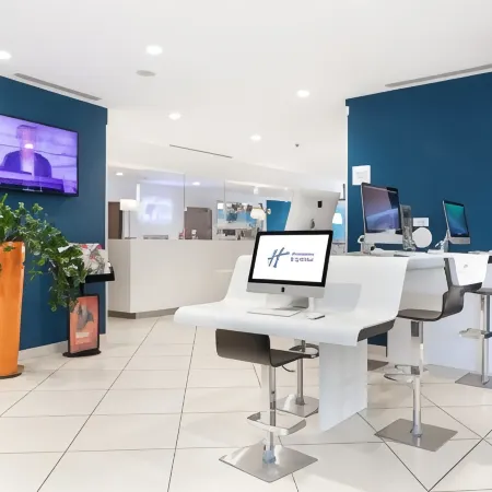 Holiday Inn Express TOULON - EST by IHG