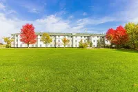 River Hills Hotel- Mankato