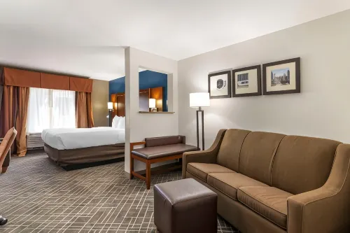 Comfort Suites Atlanta Airport - Parking