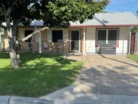 Quaint Styled House, Bluebonnet Capital, Epicenter of Highland Lakes areas.