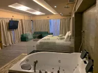 Albanopolis Hotel - Jacuzzi